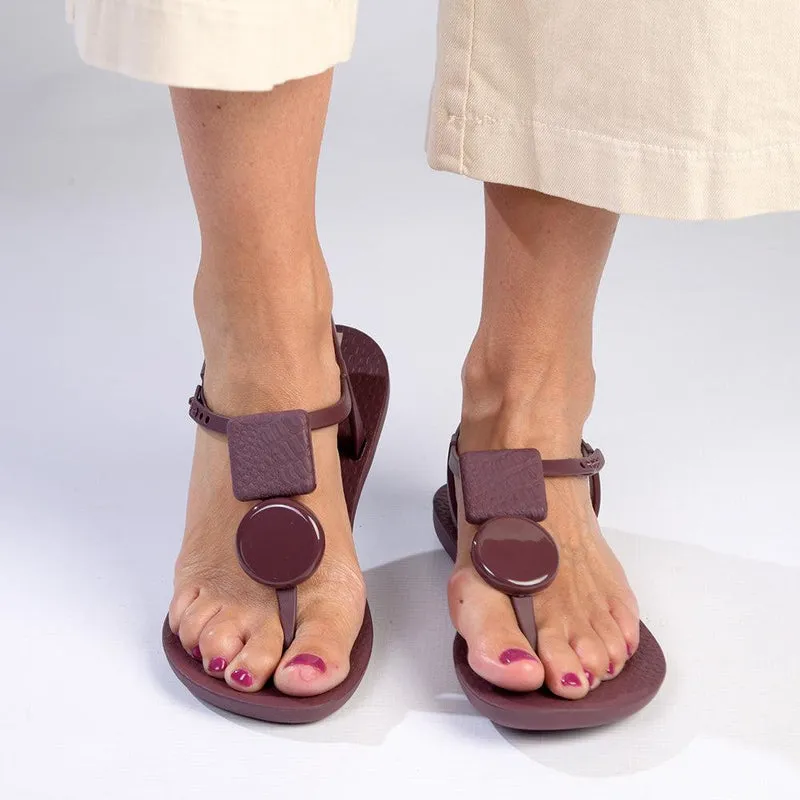 Ipanema Glam Thong Sandals - Burgundy