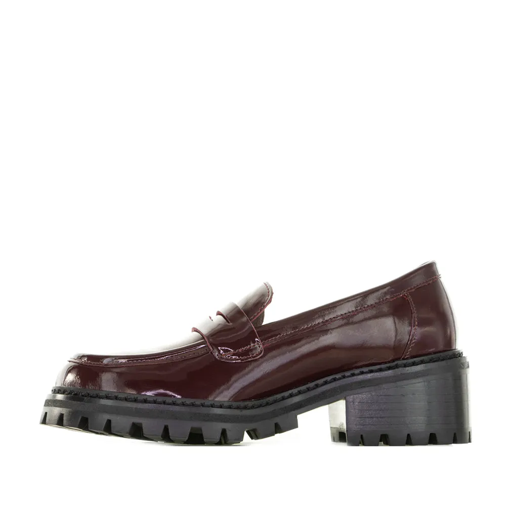 LE SANSA ZOEY MERLOT PATENT