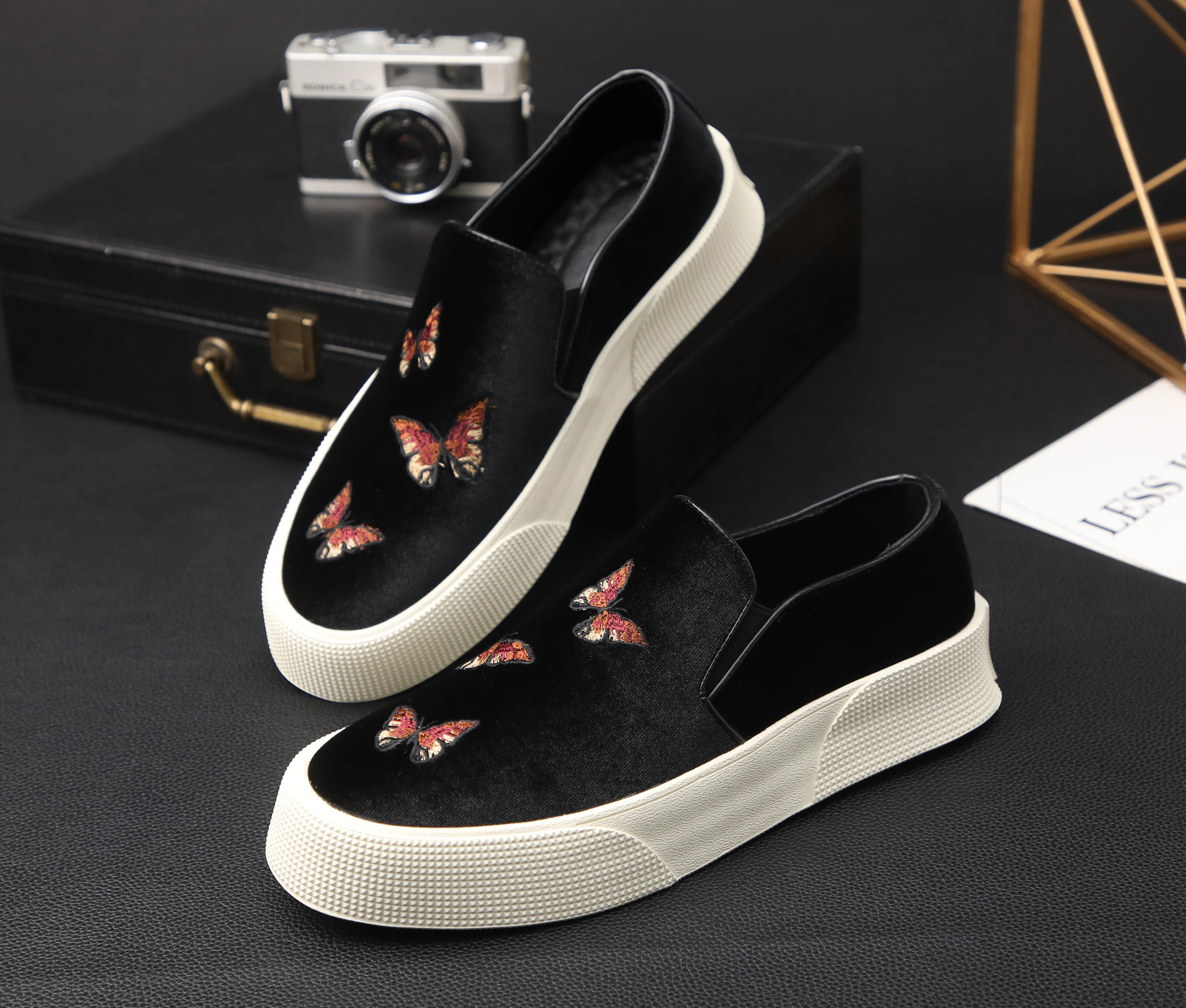 Men's Velvet Butterfly Embroidery Loafers