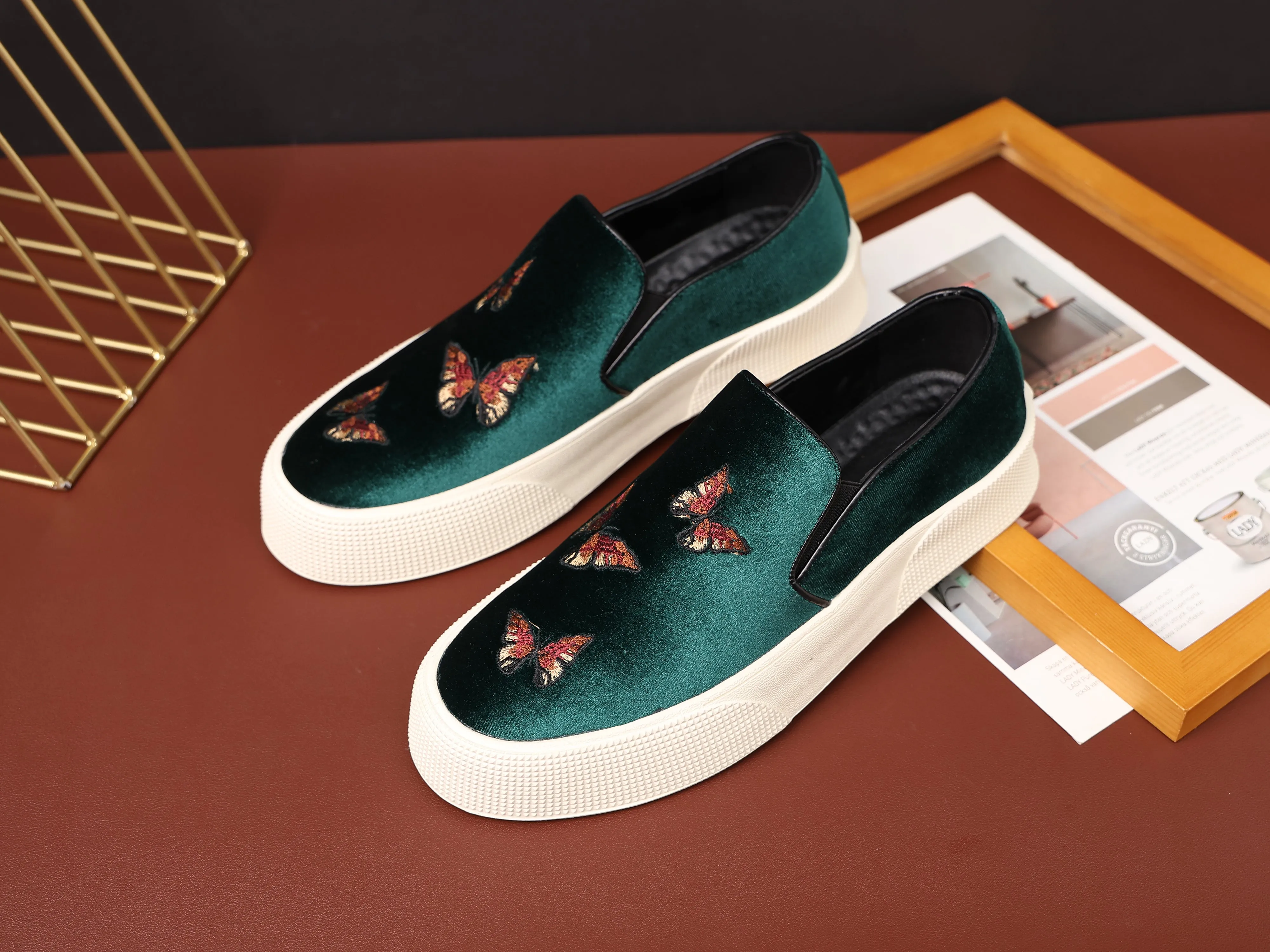 Men's Velvet Butterfly Embroidery Loafers