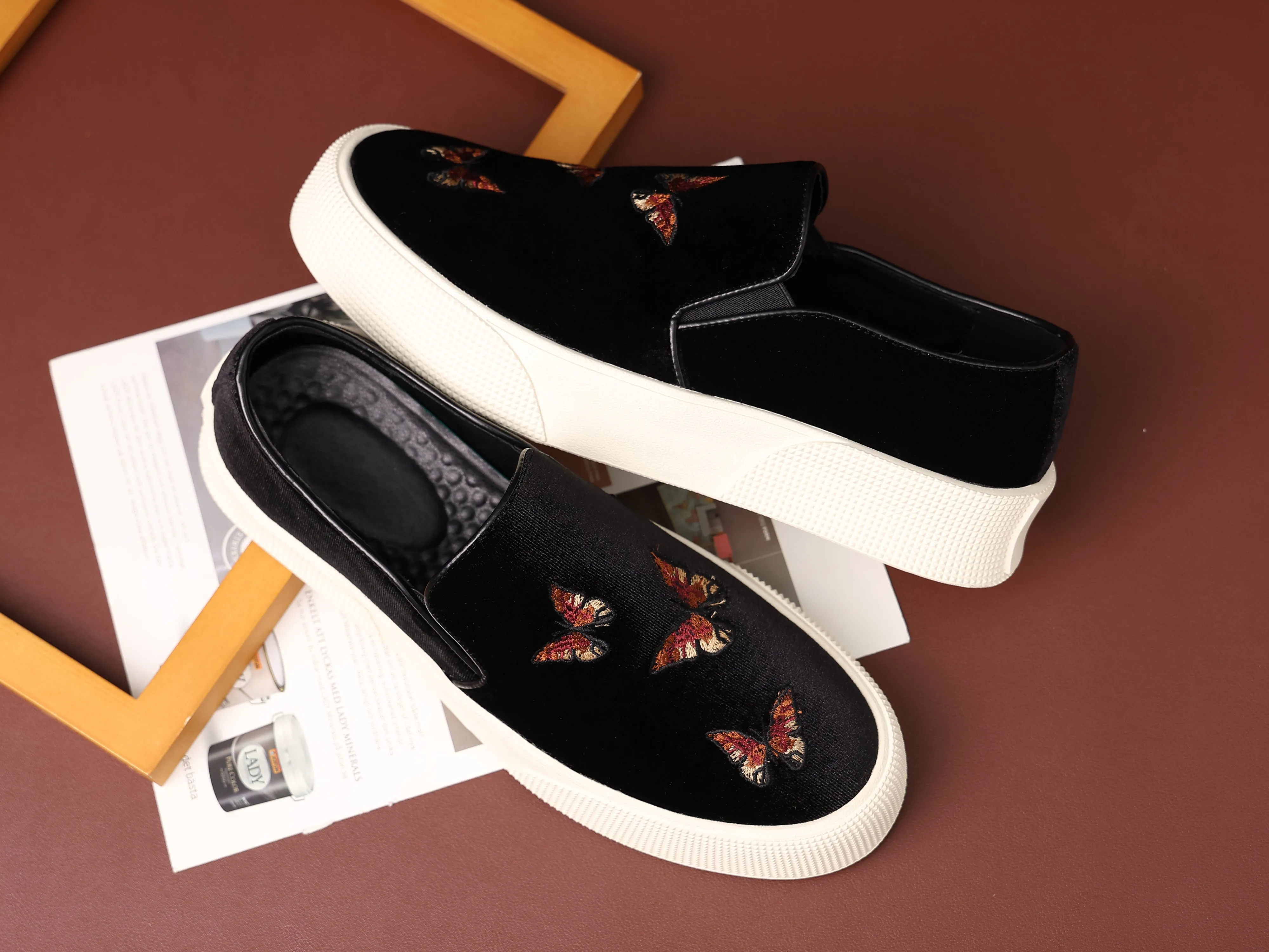 Men's Velvet Butterfly Embroidery Loafers