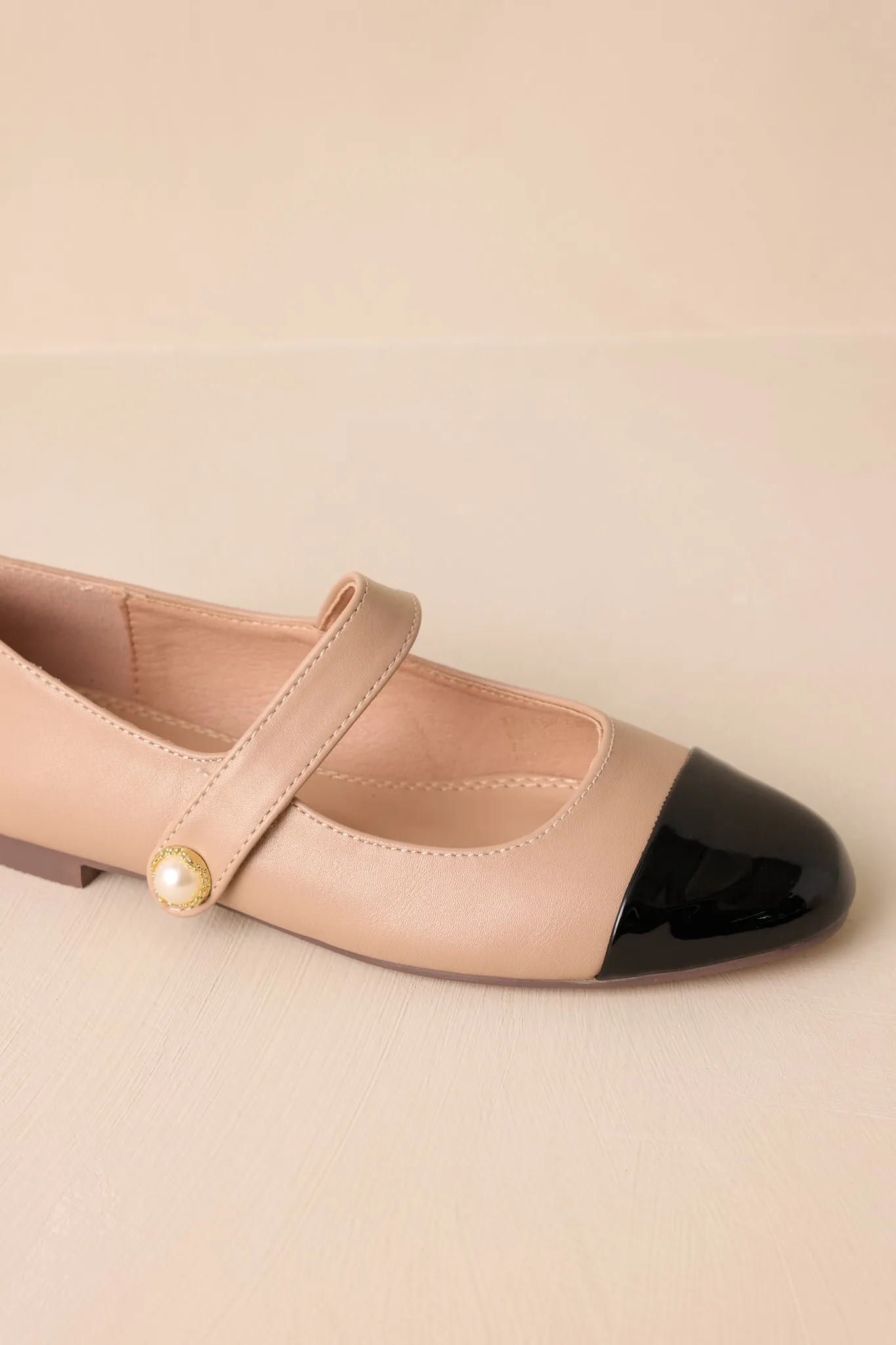 Soft Horizon Tan Round Toe Flats